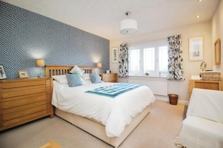 4 bedroom Detached house for sale in Petunia Close, Leicester Forest East, LE3