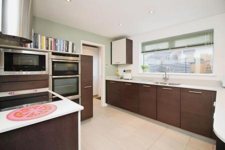 4 bedroom Detached house for sale in Petunia Close, Leicester Forest East, LE3