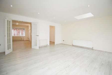 4 bedroom Detached house for sale in Pine View, Leicester Forest East, LE3