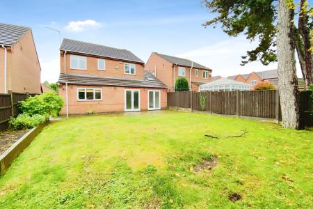4 bedroom Detached house for sale in Pine View, Leicester Forest East, LE3