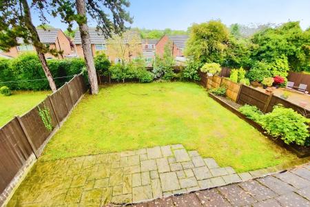 4 bedroom Detached house for sale in Pine View, Leicester Forest East, LE3