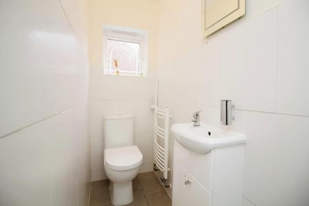 4 bedroom Detached house for sale in Pine View, Leicester Forest East, LE3