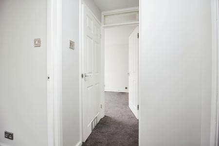 2 bedroom Flat for sale in Poplars Close, Leicester, LE6