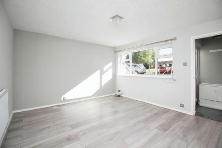 2 bedroom Flat for sale in Poplars Close, Leicester, LE6