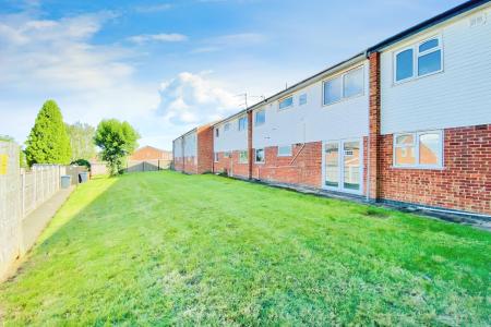 2 bedroom Flat for sale in Poplars Close, Leicester, LE6
