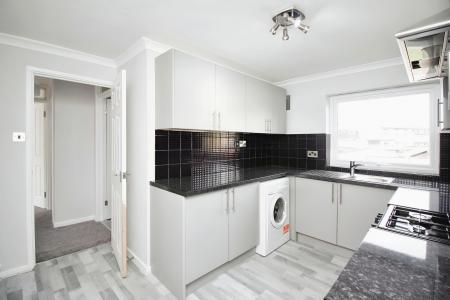 2 bedroom Flat for sale in Poplars Close, Leicester, LE6