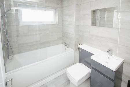 2 bedroom Flat for sale in Poplars Close, Leicester, LE6