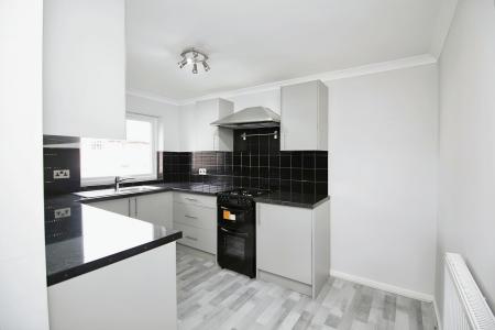2 bedroom Flat for sale in Poplars Close, Leicester, LE6