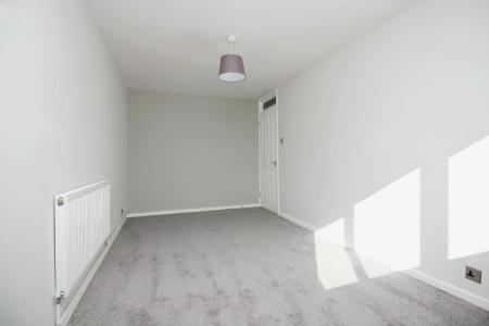 2 bedroom Flat for sale in Poplars Close, Leicester, LE6