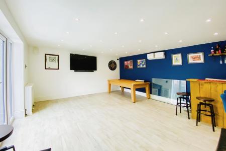 3 bedroom Semi-detached house for sale in Queens Drive, Leicester Forest East, LE3