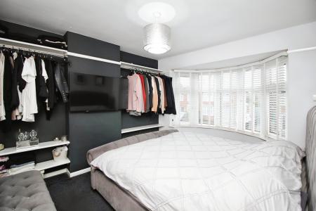 3 bedroom Semi-detached house for sale in Queens Drive, Leicester Forest East, LE3