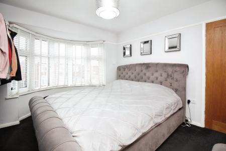 3 bedroom Semi-detached house for sale in Queens Drive, Leicester Forest East, LE3