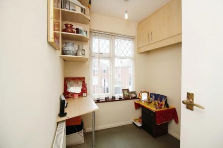 3 bedroom Semi-detached house for sale in Queens Drive, Leicester Forest East, LE3