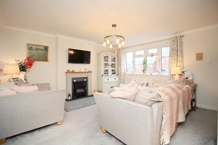 3 bedroom Terraced House for sale in Ratby Road, Groby, LE6 0GG