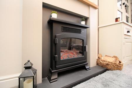 3 bedroom Terraced House for sale in Ratby Road, Groby, LE6 0GG