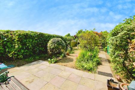 3 bedroom Terraced House for sale in Ravenhurst Road, Braunstone Town, LE3