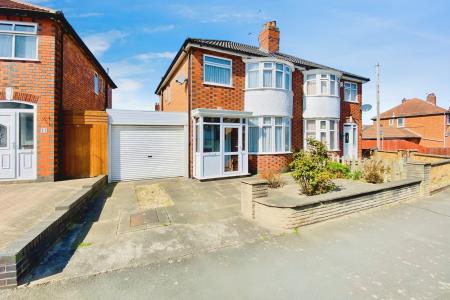 3 bedroom Semi-detached house for sale in Ravenhurst Road, Braunstone Town, LE3