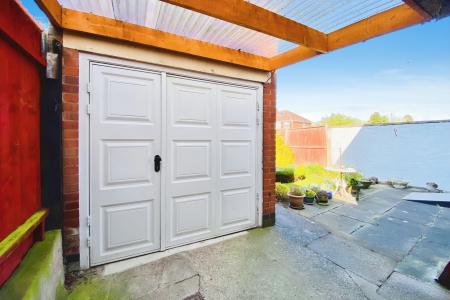 3 bedroom Semi-detached house for sale in Ravenhurst Road, Braunstone Town, LE3