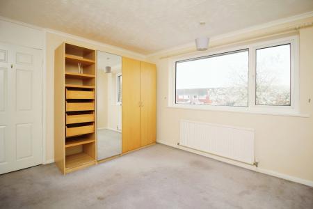 3 bedroom End of terrace house for sale in Shanklin Gardens, Leicester, LE3