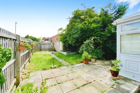3 bedroom Semi-detached house for sale in Shanklin Gardens, Leicester Forest East, LE3