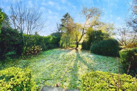 4 bedroom Detached house for sale in Shilton Road, Barwell, LE9