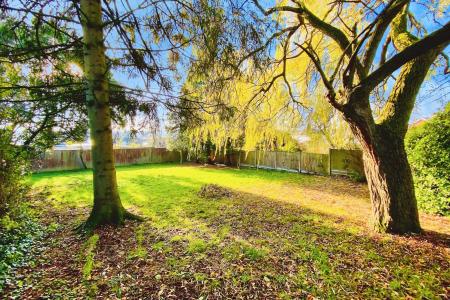 4 bedroom Detached house for sale in Shilton Road, Barwell, LE9