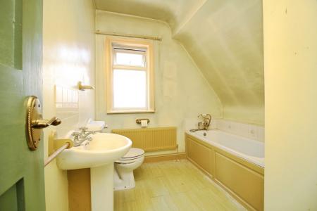 4 bedroom Detached house for sale in Shilton Road, Barwell, LE9