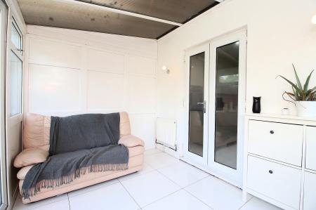 3 bedroom Semi-detached house for sale in Shottery Avenue, Braunstone Town, LE3