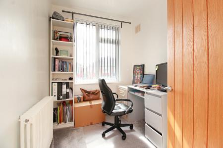 3 bedroom Semi-detached house for sale in Shottery Avenue, Braunstone Town, LE3