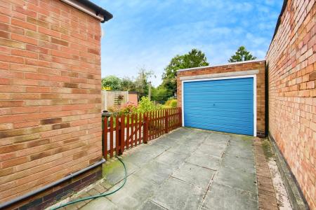 3 bedroom Semi-detached house for sale in South Avenue, Leicester Forest East, LE3