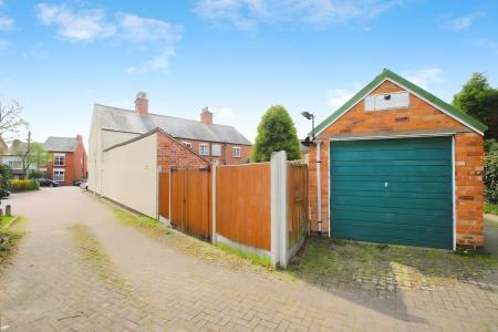 2 bedroom End of terrace house for sale in Station Road, Ratby, LE6