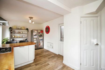 3 bedroom Semi-detached house for sale in Steyning Crescent, Glenfield, LE3