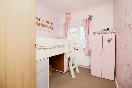 3 bedroom Semi-detached house for sale in Steyning Crescent, Glenfield, LE3