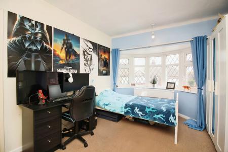 3 bedroom Semi-detached house for sale in Steyning Crescent, Glenfield, LE3