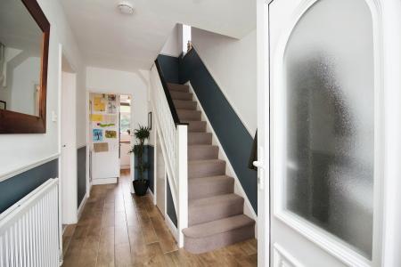 3 bedroom Semi-detached house for sale in Steyning Crescent, Glenfield, LE3