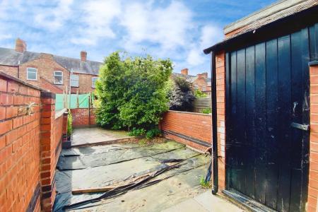 2 bedroom Terraced House for sale in Sylvan Street, Newfoundpool, Leicester, LE3
