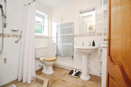 3 bedroom Detached house for sale in The Paddock, Newbold Verdon, LE9