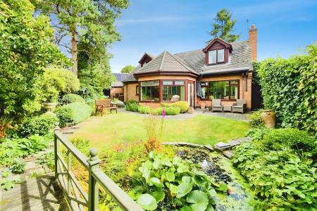 3 bedroom Detached house for sale in The Paddock, Newbold Verdon, LE9