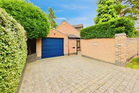 3 bedroom Detached house for sale in The Paddock, Newbold Verdon, LE9