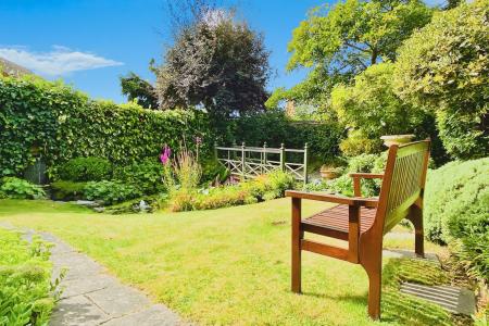 3 bedroom Detached house for sale in The Paddock, Newbold Verdon, LE9