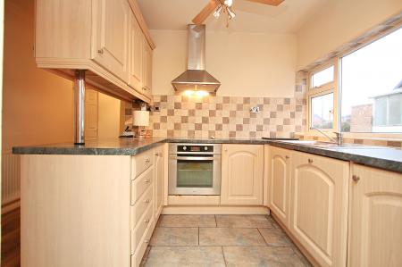 3 bedroom Semi-detached bungalow for sale in Tournament Road, Glenfield, LE3