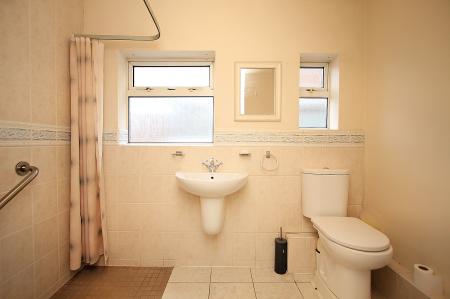 3 bedroom Semi-detached bungalow for sale in Tournament Road, Glenfield, LE3