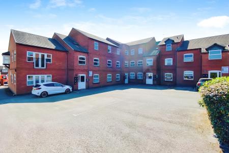 2 bedroom Flat for sale in Trinity Court, Hinckley, LE10