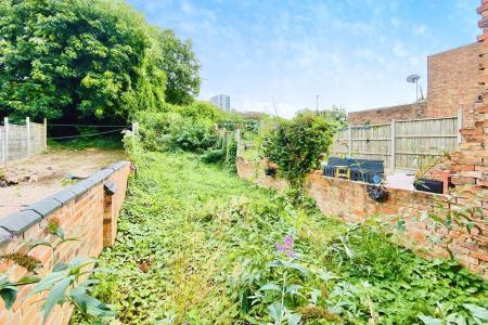 2 bedroom Terraced House for sale in Tudor Road, Leicester, LE3