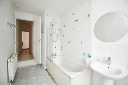 2 bedroom Terraced House for sale in Tudor Road, Leicester, LE3