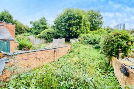2 bedroom Terraced House for sale in Tudor Road, Leicester, LE3