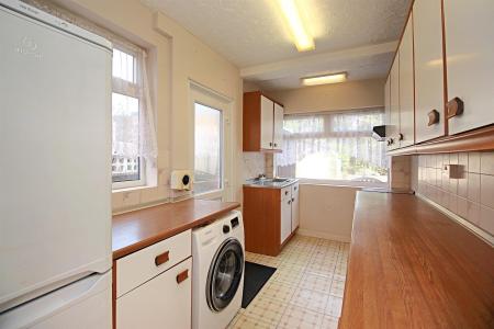 3 bedroom Semi-detached house for sale in Turnbull Drive, Braunstone Town, LE3