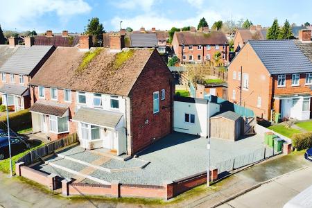 4 bedroom Semi-detached house for sale in Valley Drive, Leicester, LE3