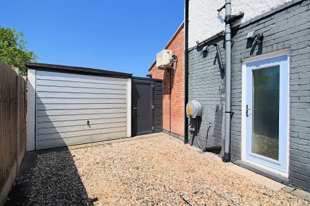 3 bedroom Semi-detached house for sale in Vicarage Close, Kirby Muxloe, LE9