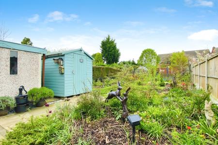 3 bedroom Semi-detached house for sale in Wardens Walk, Leicester Forest East, LE3